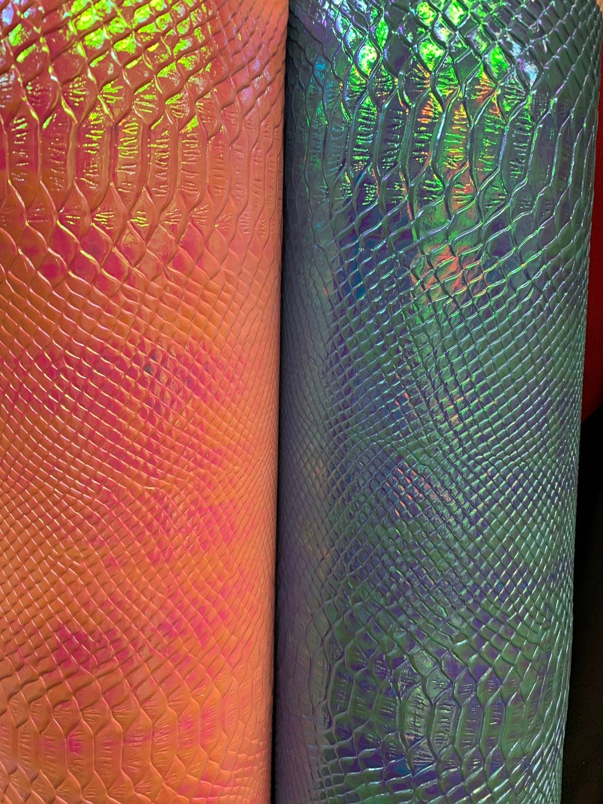 Crocodile design iridescent clear vinyl non stretch 50/52" Sold by the YD. Ships worldwide from Los Angeles California USA.