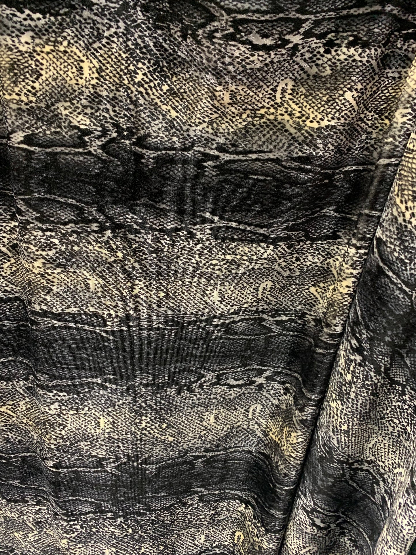 Snake design print on heavy stretch velvet 420gsm 4way stretch 58/60" Sold by the YD. Ships worldwide from Los Angeles California USA.