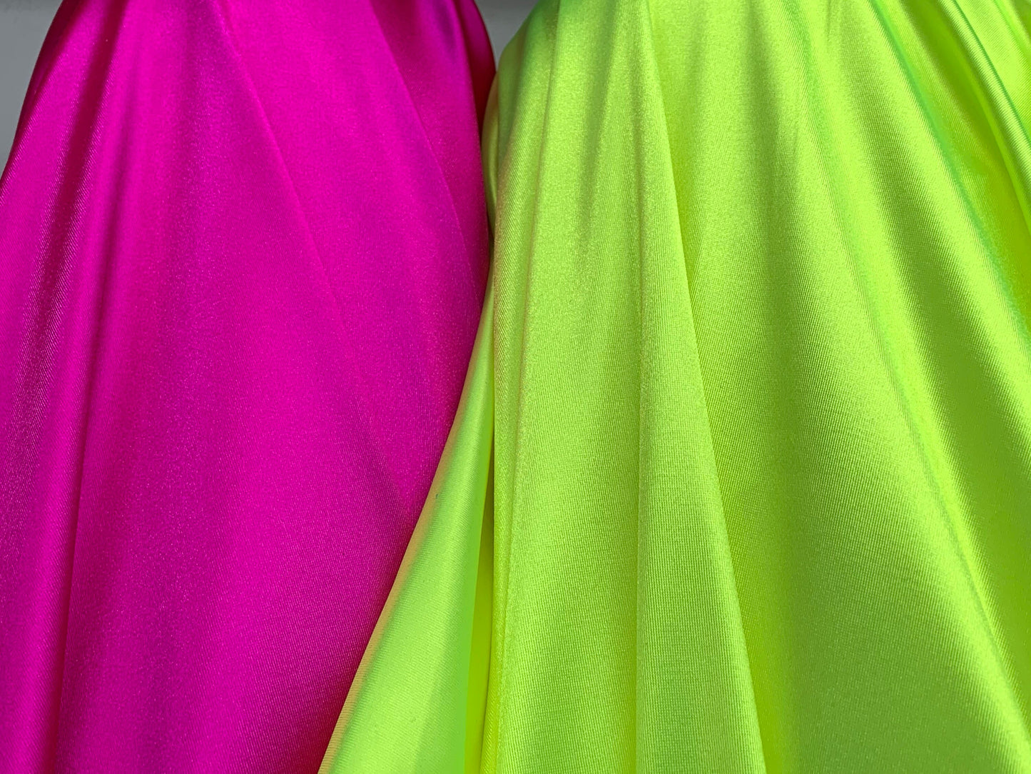 New super shining Rashell heavy spandex 4-way stretch neón colors 58/60” Sold by the YD. Ships worldwide from Los Ángeles California USA.