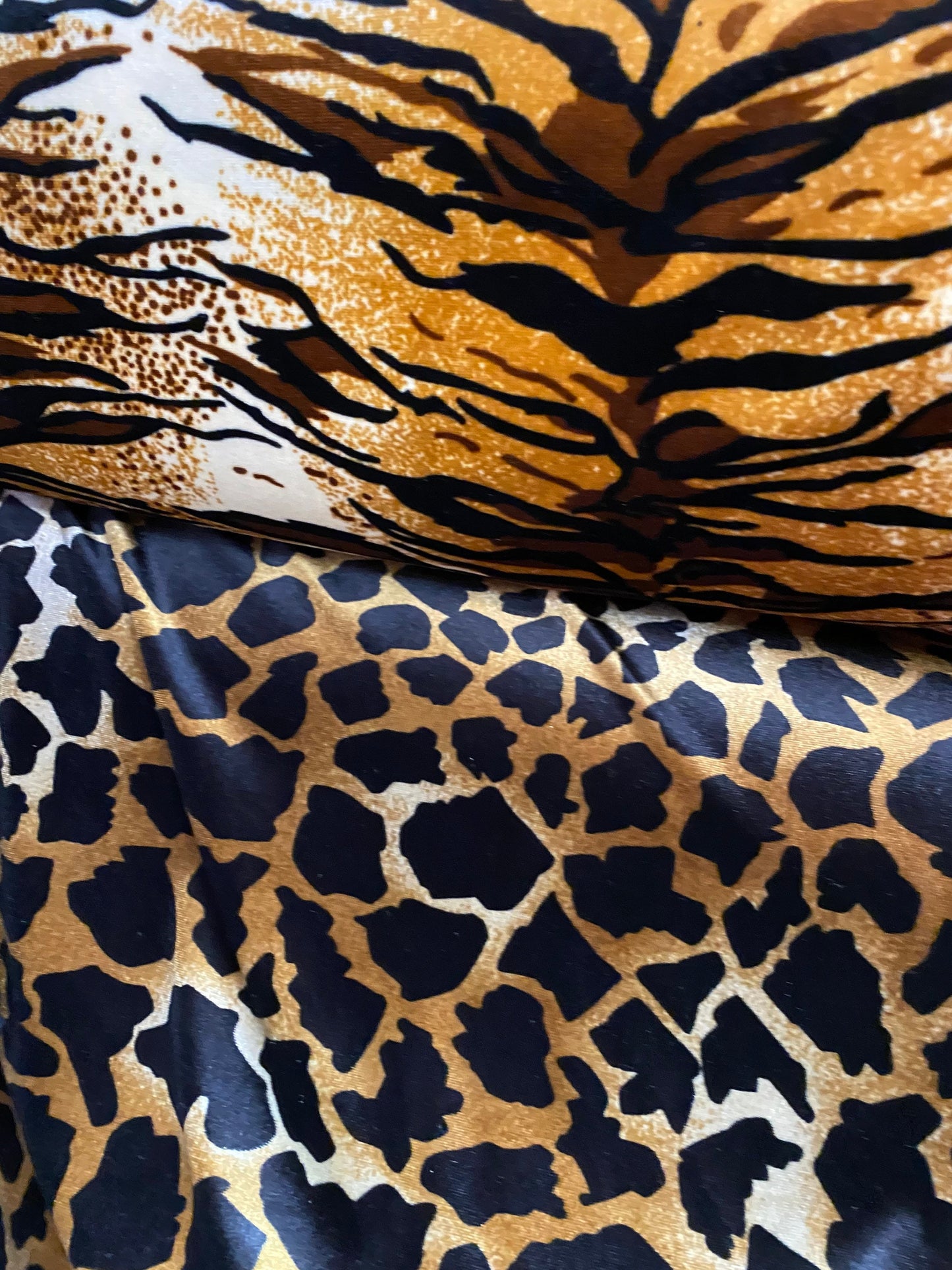 New exotic animal print on stretch velvet medium weight 4-way stretch 420 gsm 58/60” Sold by the YD. Ships worldwide from Los Angeles