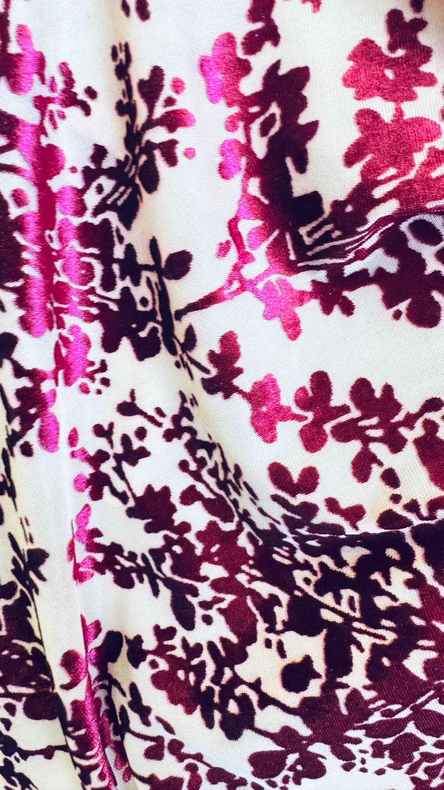 New burnout velvet Valentine design 4way stretch 58/60" Sold by the YD. Ships worldwide from Los Angeles California USA.