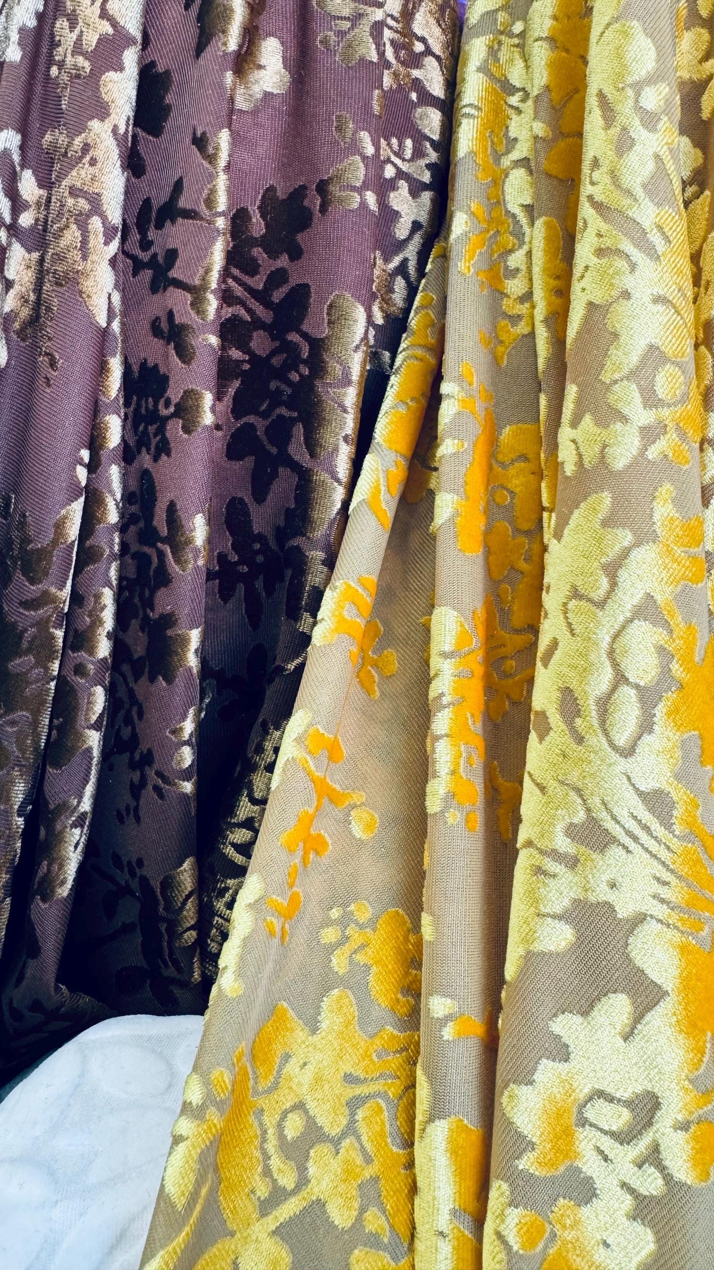 New burnout velvet Valentine design 4way stretch 58/60" Sold by the YD. Ships worldwide from Los Angeles California USA.