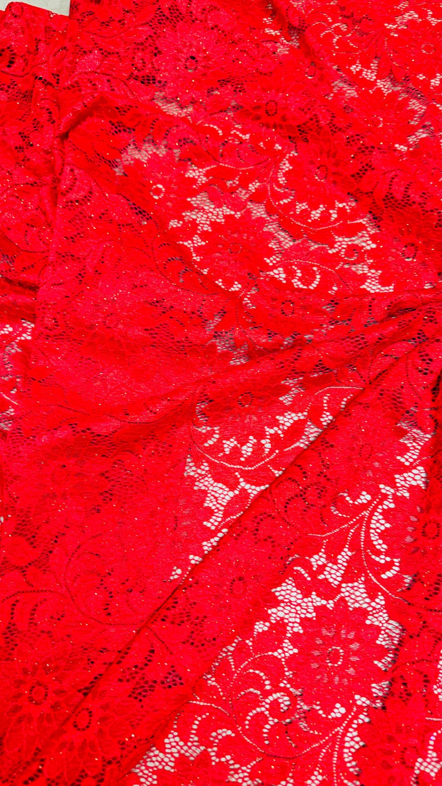 New Victoria Stretch lace design with glitter best quality of stretch lace 55/57” Sold by the YD. Ships Worldwide from Los Ángeles