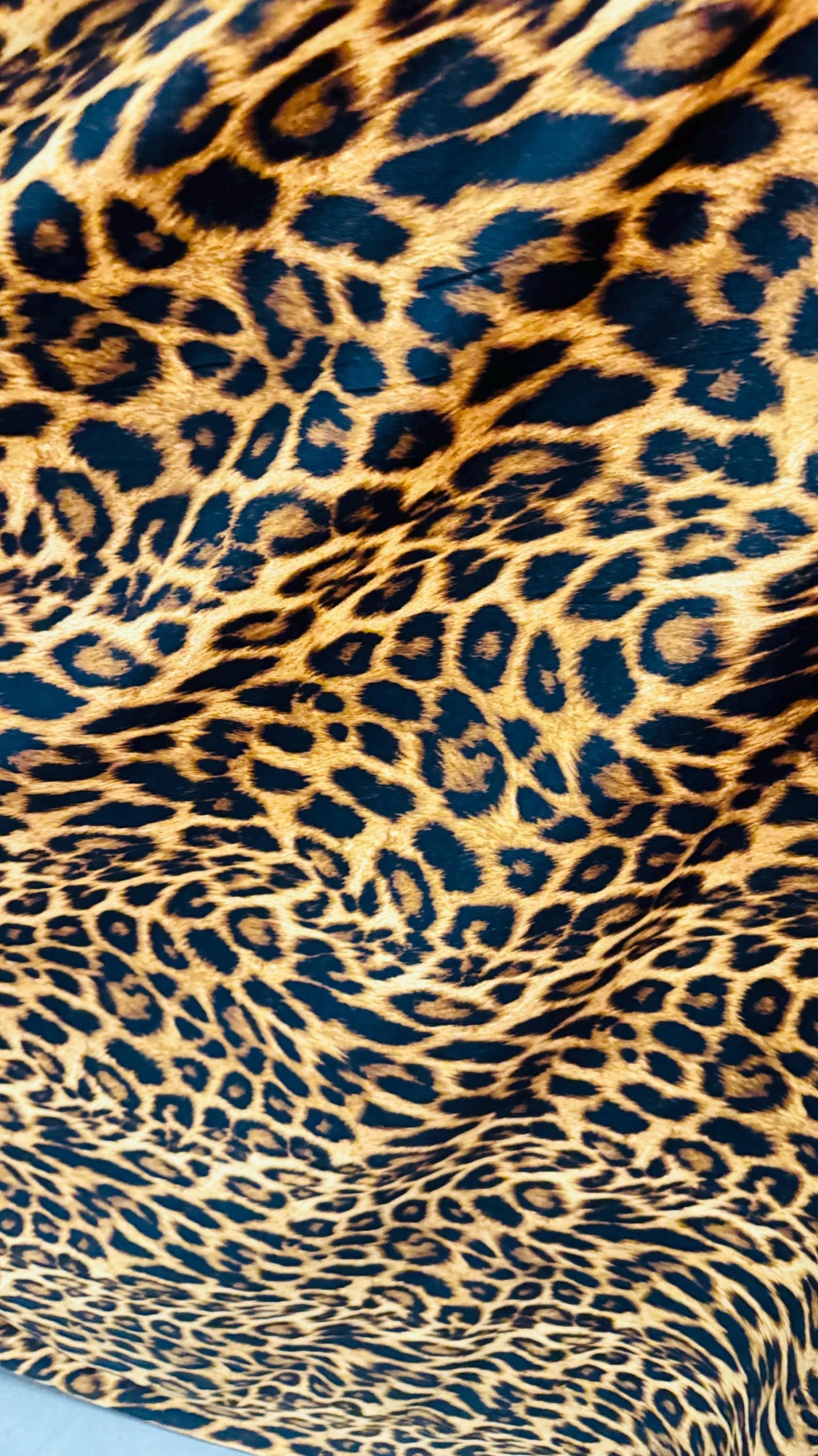New leopard print Brown/Gold on brush poly spandex 4way stretch 58/60" Sold by the YD. Ships worldwide from Los Ángeles California USA.