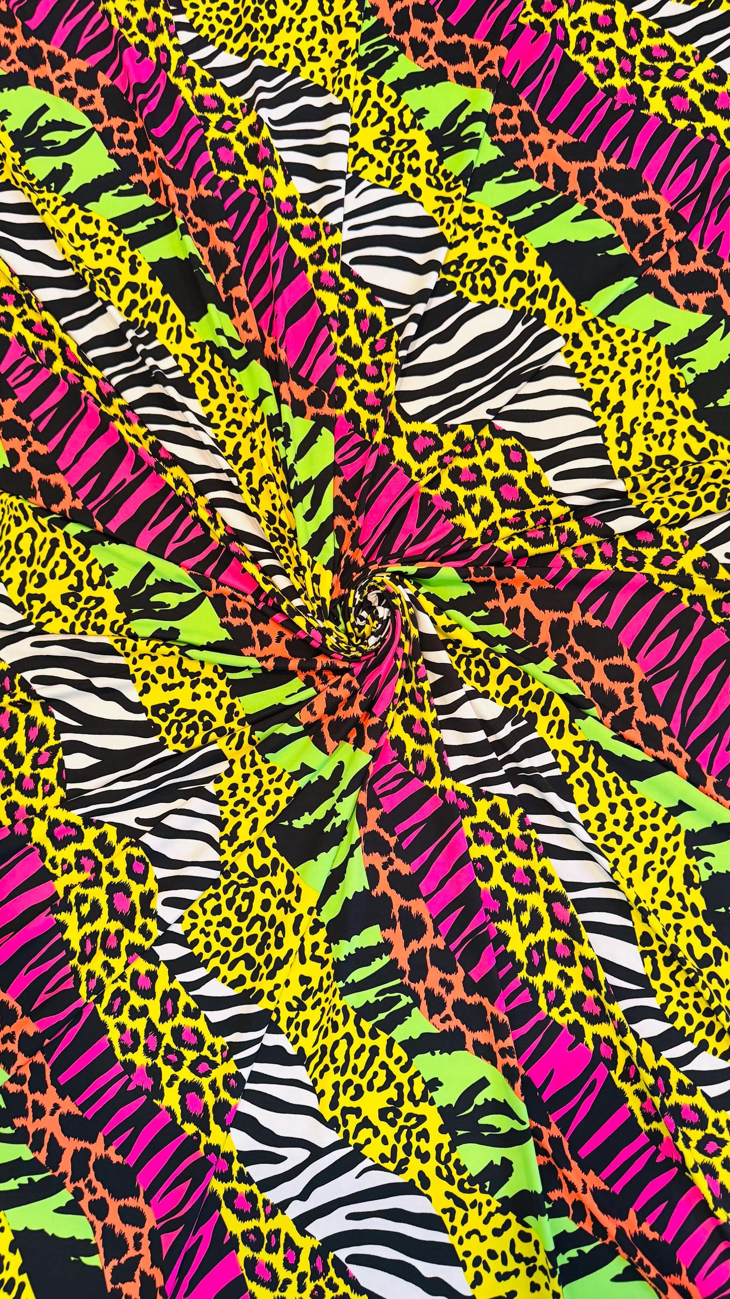 New safari design multi patch work multicolor print on poly spandex 4way stretch 58/60" Sold by the YD. Ships worldwide from Los Ángeles CA