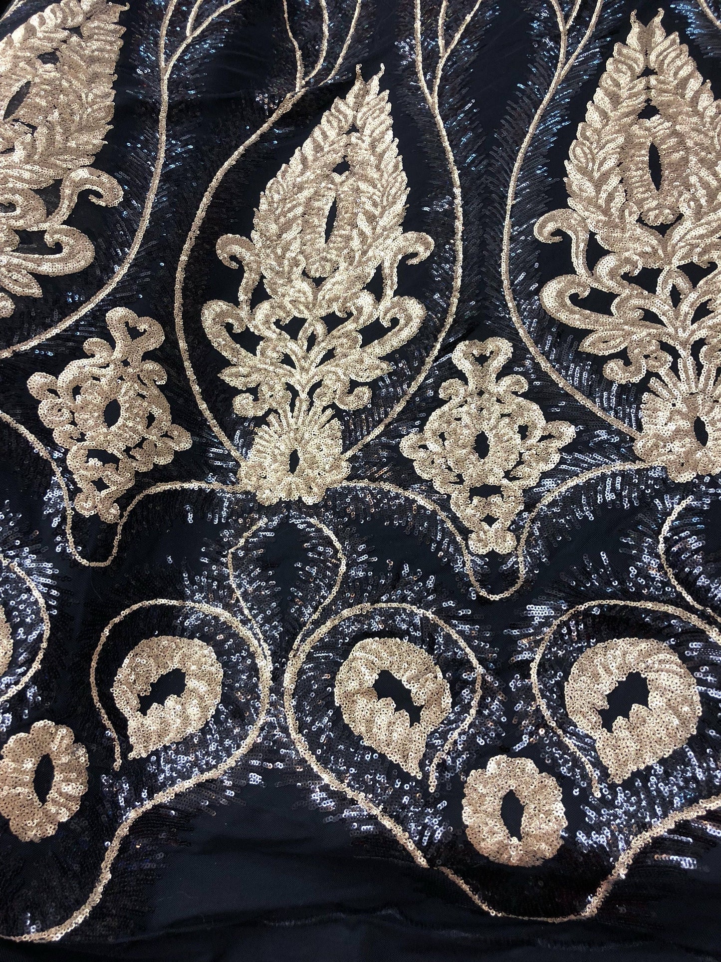 New damask design two tone sequins Victoria design on stretch mesh 2way 58/60" Sold by the YD. Ships worldwide from Los Ángeles CA