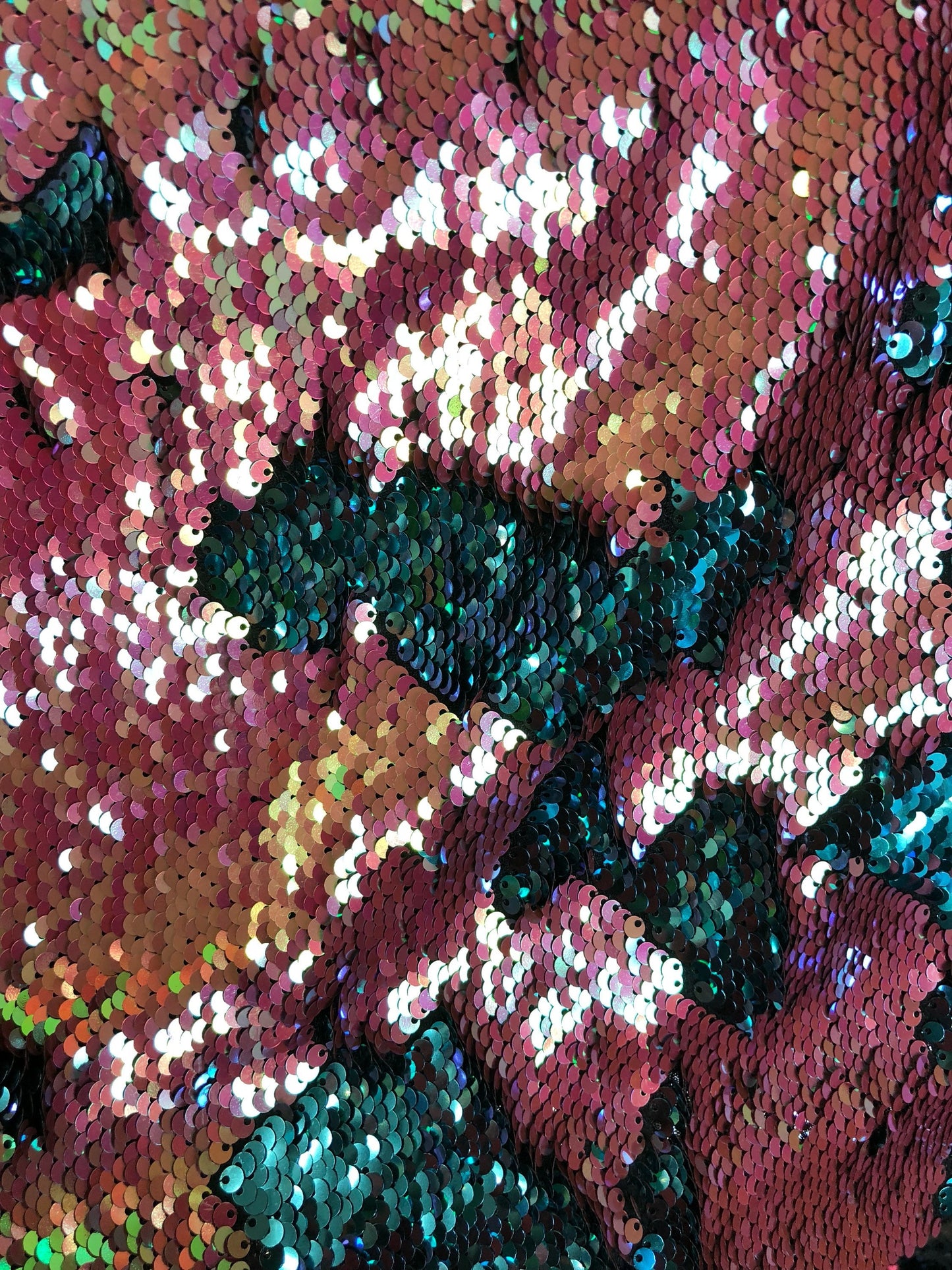 New dusty rose/turquoise flip up sequins on lycra base 2way Stretch 58/60" Sold by the YD. Ships worldwide from Los Ángeles California USA.