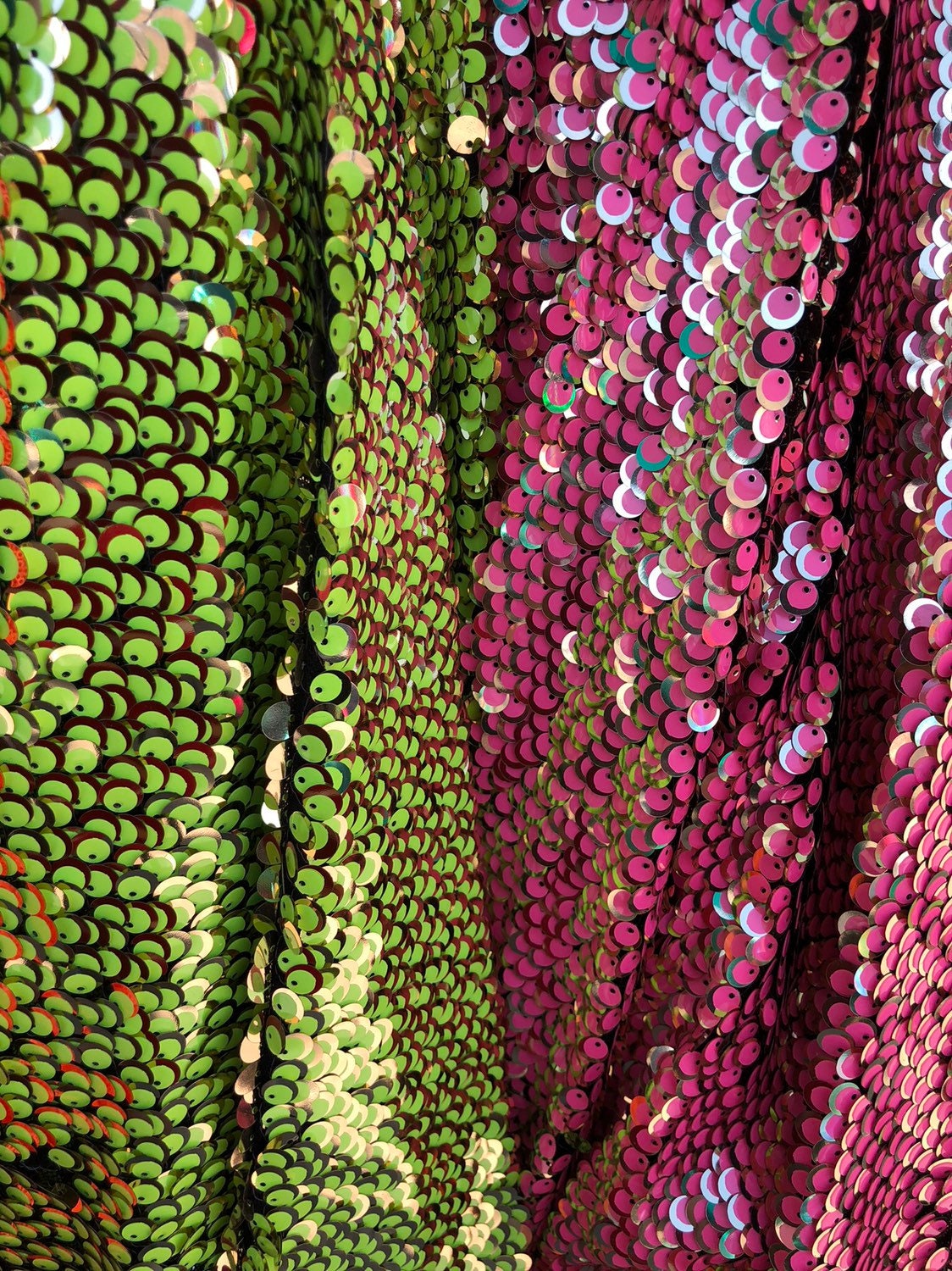 New mermaid 2tone sequins on 2way stretch mesh base 58/60" Sold by the YD. Ships worldwide from Los Ángeles California USA