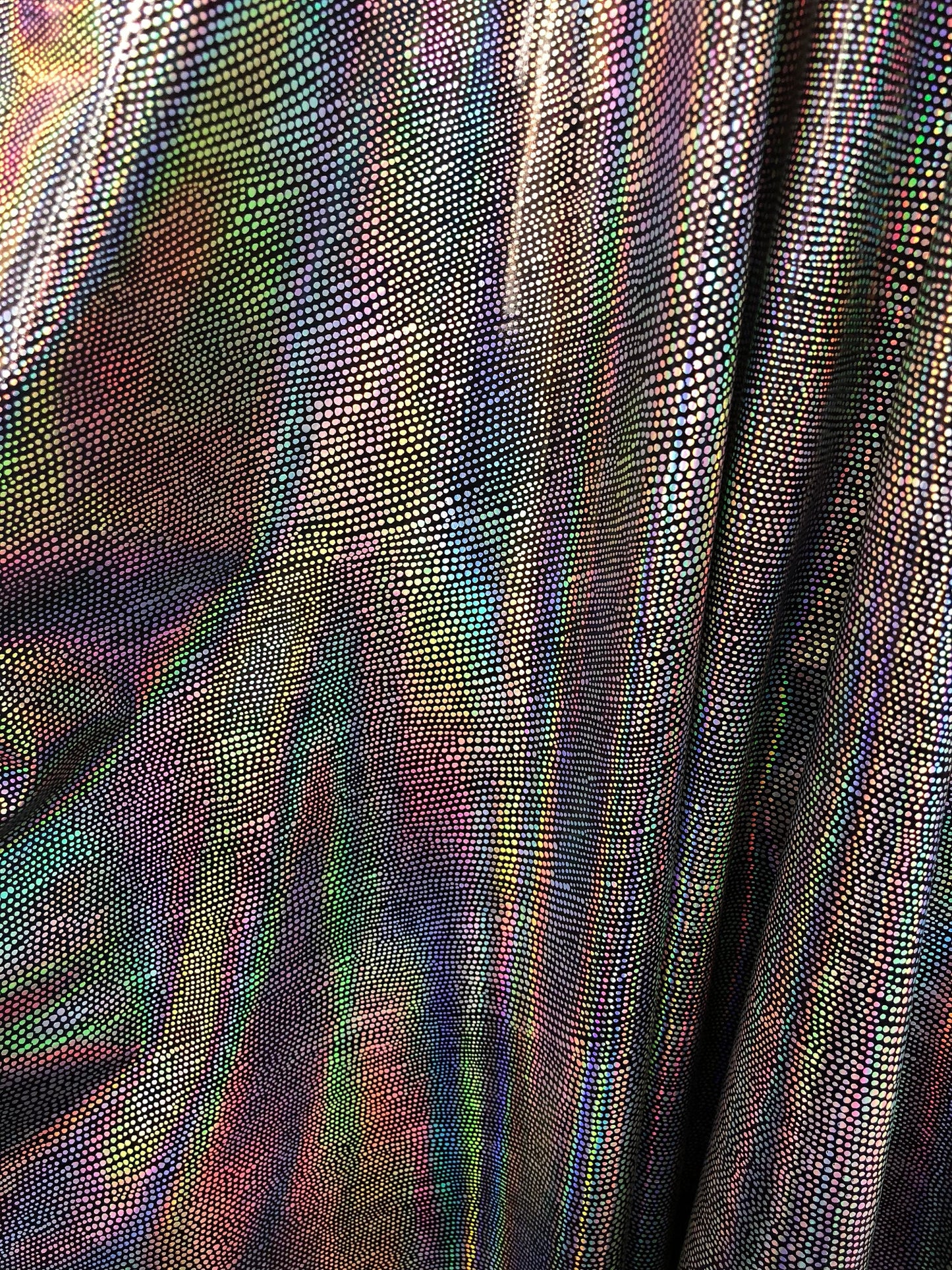 New stretch shining vinyl animal print black/silver 58/60" Sold by the YD. Ships worldwide from Los Angeles California USA.