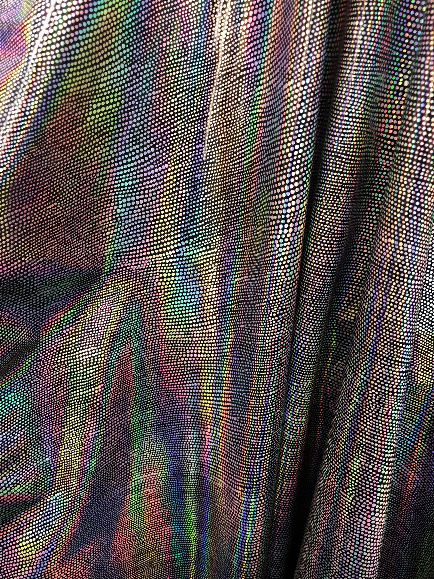 New stretch shining vinyl animal print black/silver 58/60" Sold by the YD. Ships worldwide from Los Angeles California USA.