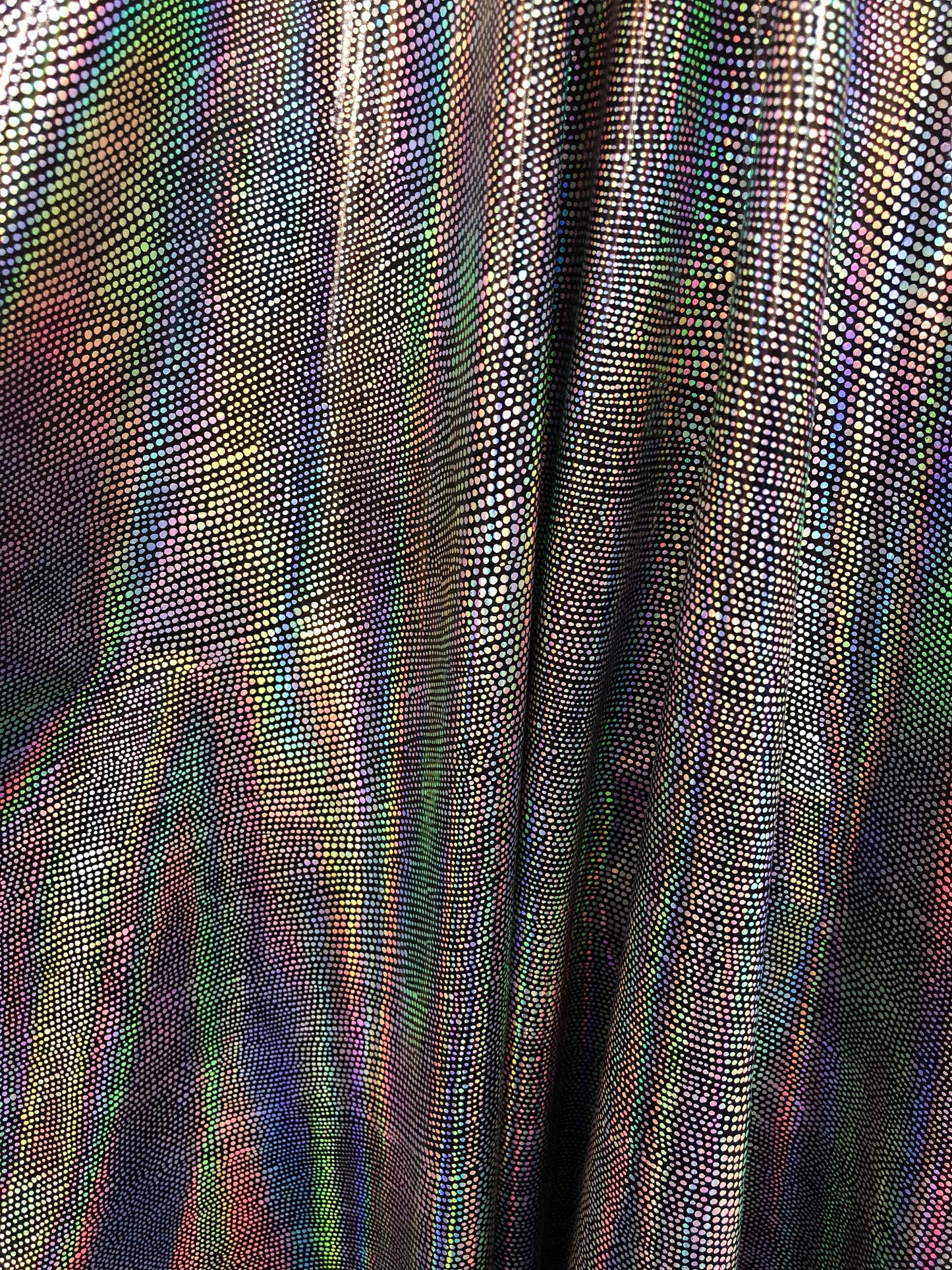 New stretch shining vinyl animal print black/silver 58/60" Sold by the YD. Ships worldwide from Los Angeles California USA.