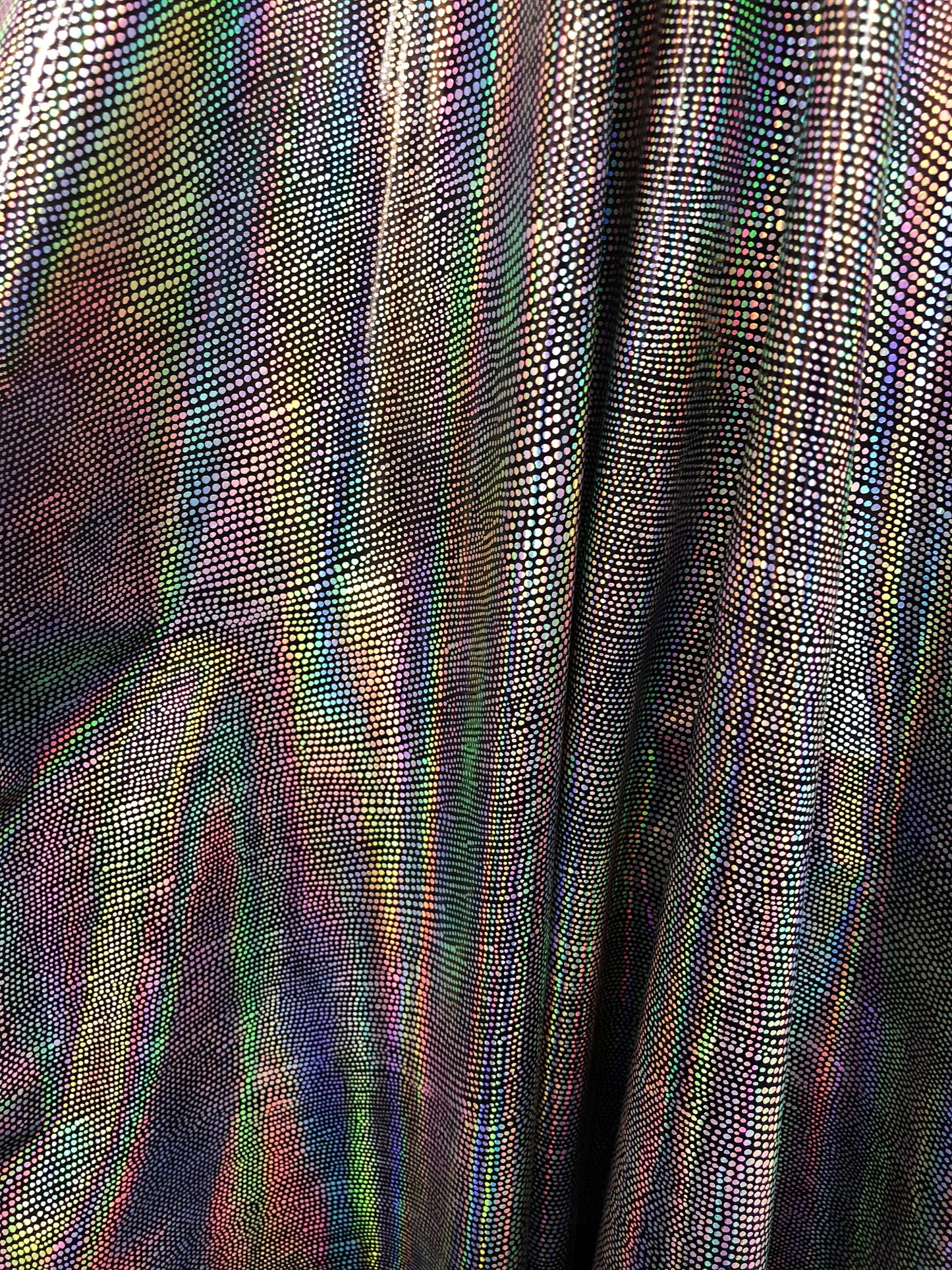 New stretch shining vinyl animal print black/silver 58/60" Sold by the YD. Ships worldwide from Los Angeles California USA.