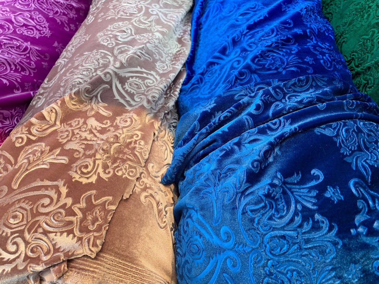 New Damask Royalty design heavy 4way stretch velvet 58/60" Sold by the YD. Ships worldwide from Los Angeles California USA.