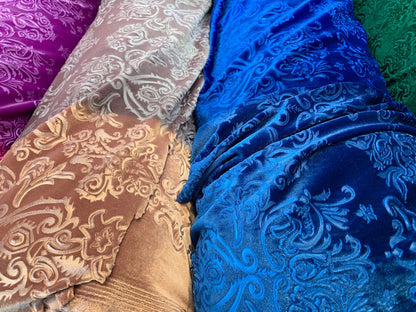 New Damask Royalty design heavy 4way stretch velvet 58/60" Sold by the YD. Ships worldwide from Los Angeles California USA.