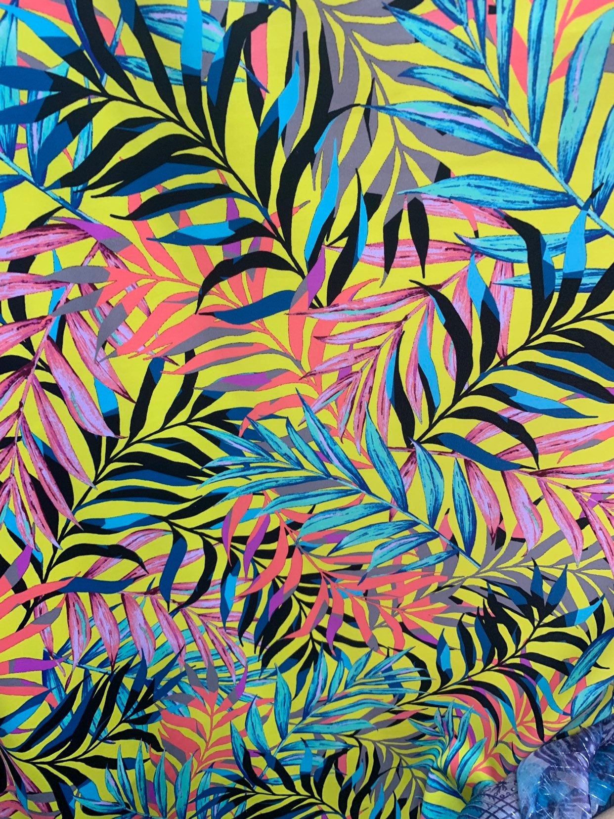 NewJungle leaf design 58/60" 4-Way Stretch Nylon Spandex Print with fine and smooth texture. Sold by the YD. Ships worldwide from L.A CA.