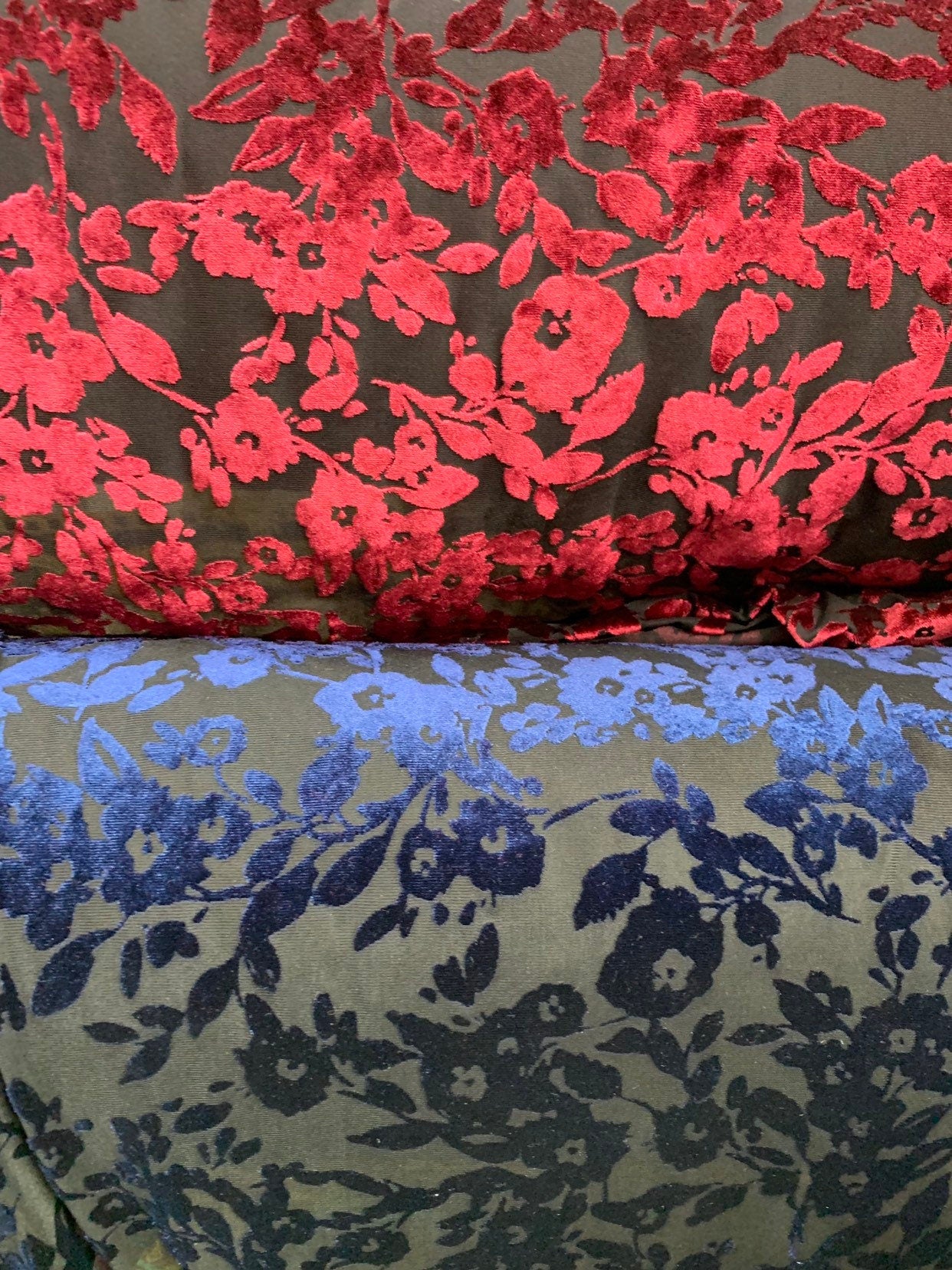 New burnout velvet floral design 2 tone 4way stretch 58/60" Sold bu the YD. Ships worldwide from Los Angeles California USA.