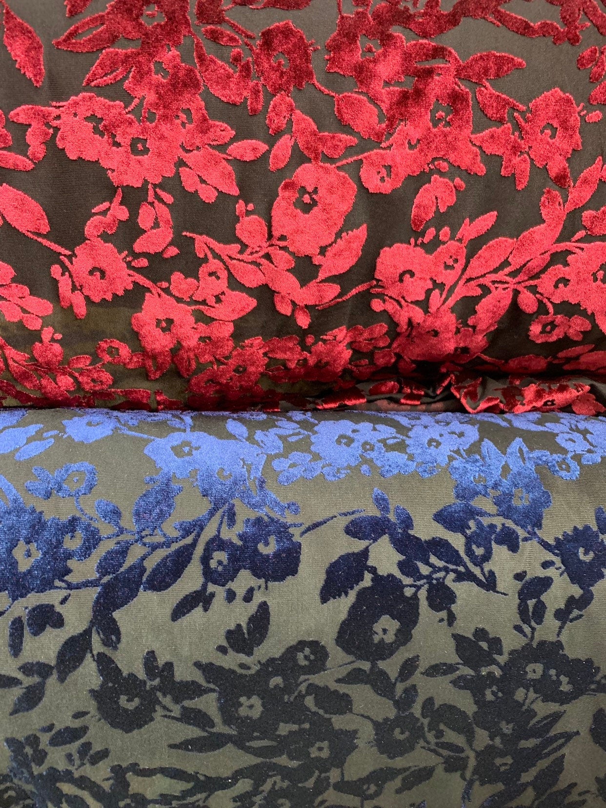 New burnout velvet floral design 2 tone 4way stretch 58/60" Sold bu the YD. Ships worldwide from Los Angeles California USA.