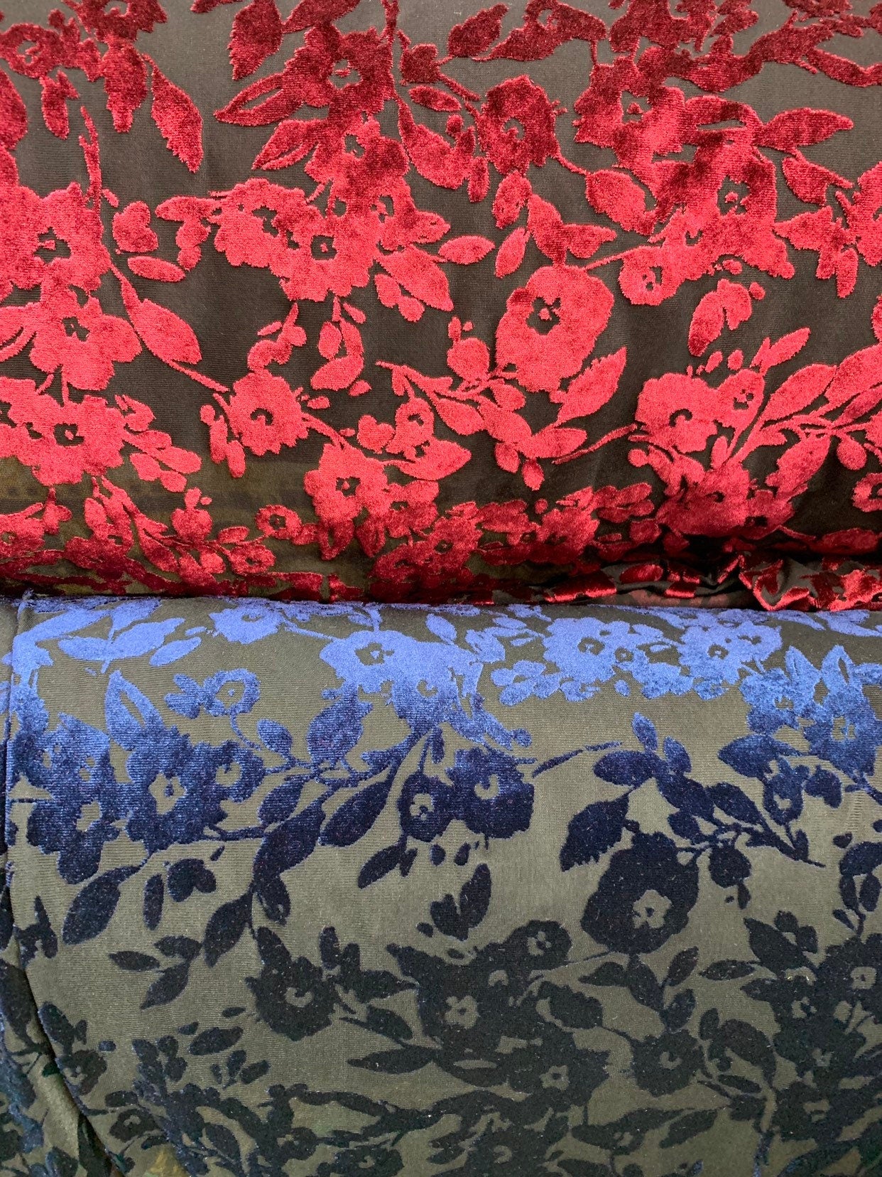 New burnout velvet floral design 2 tone 4way stretch 58/60" Sold bu the YD. Ships worldwide from Los Angeles California USA.