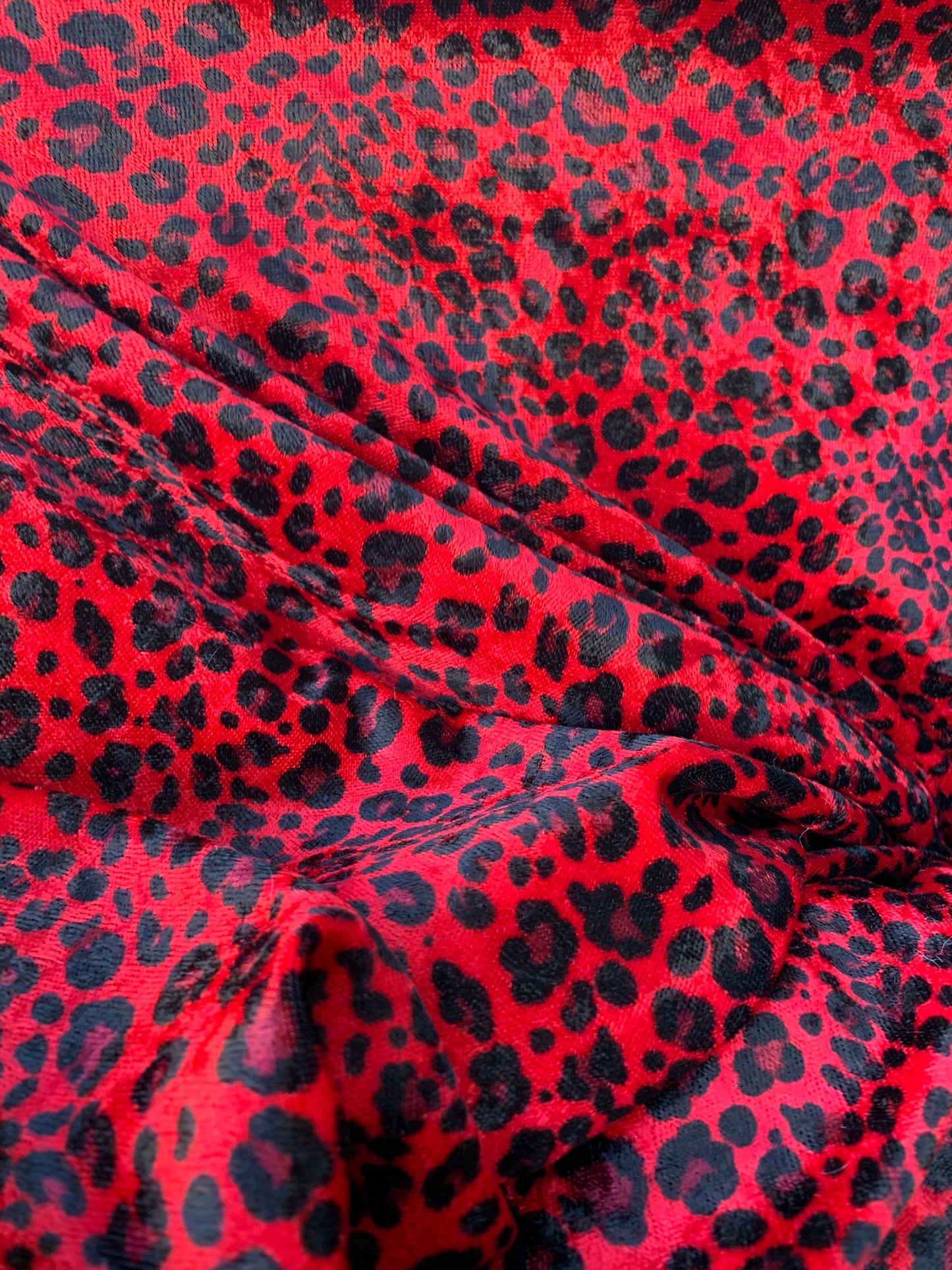 New Leopard design print on stretch velvet velour 2way stretch 58/60” Sold by the YD. Ships worldwide from Los Angeles California USA.