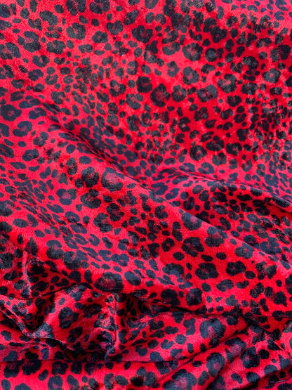 New Leopard design print on stretch velvet velour 2way stretch 58/60” Sold by the YD. Ships worldwide from Los Angeles California USA.