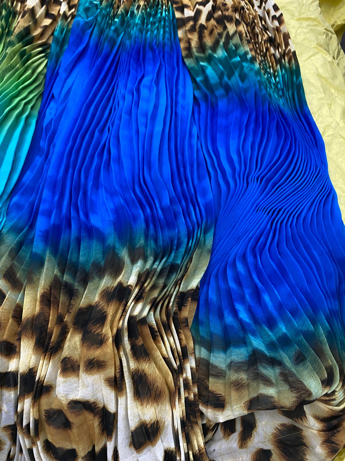 New accordion pleaded chiffon leopard animal print design 58/60” Sold by the YD. Ships worldwide from Los Angeles California USA.