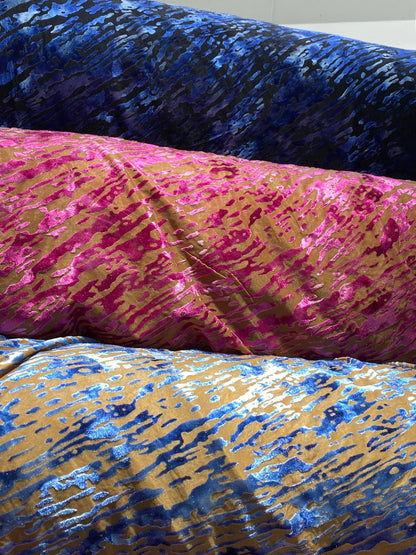 New burnout velvet exotic animal print design 2-tone color 2-way stretch 58/60” Sold by the YD. Ships worldwide from Los Ángeles California.