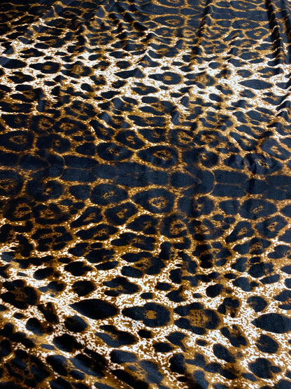 New exotic animal print leopard design print on heavy stretch velvet 4-way 58/60” Sold by the YD. Ships worldwide from Los Ángeles CA USA.