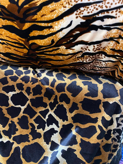 New exotic animal print on stretch velvet medium weight 4-way stretch 420 gsm 58/60” Sold by the YD. Ships worldwide from Los Angeles