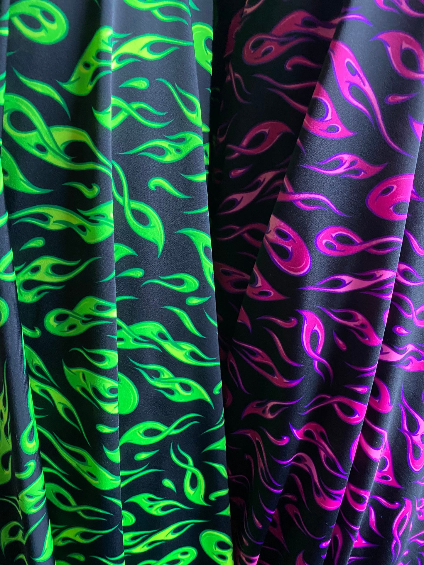New abstract flames design print on great quality of nylon spandex 4-way stretch 58/60” Sold by the YD. Ships worldwide from Los Ángeles CA.