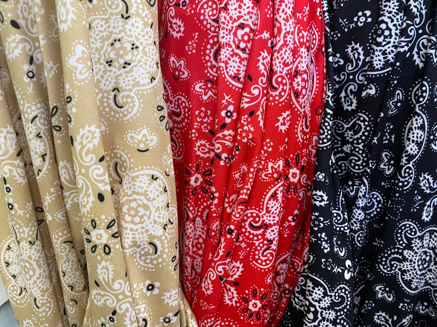 Bandana paisley design print on great quality of knit spandex 4-way stretch 58/60” Sold by the YD. Ships worldwide from Los Angeles