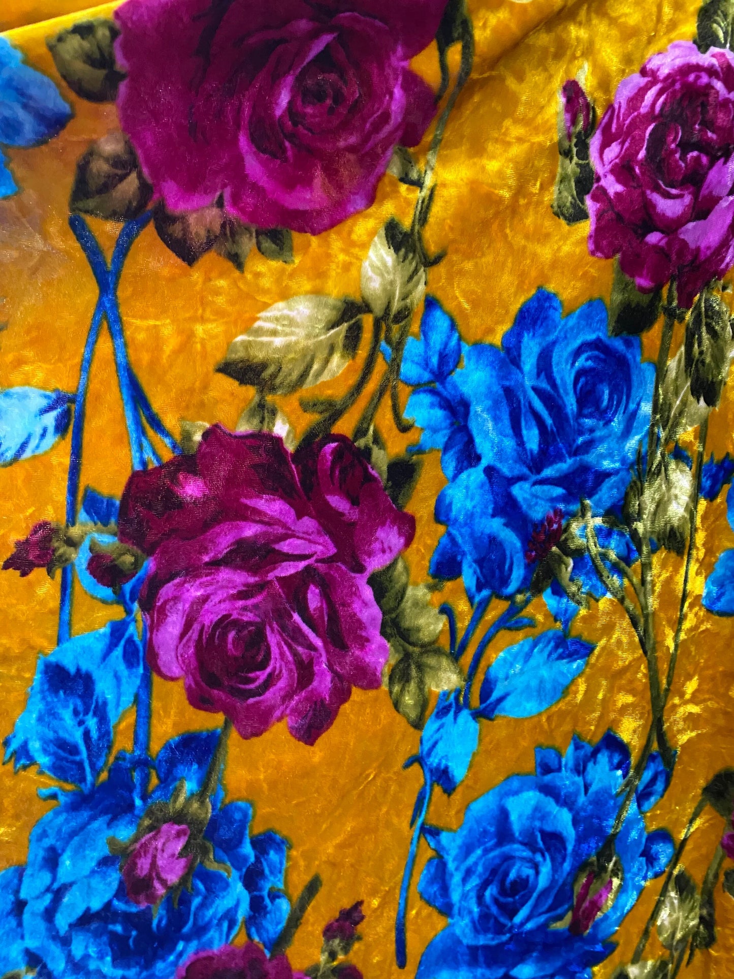 New flower design print on great quality of stretch velvet 58/60” Sold by the YD. Ships Worldwide from Los Angeles California USA.