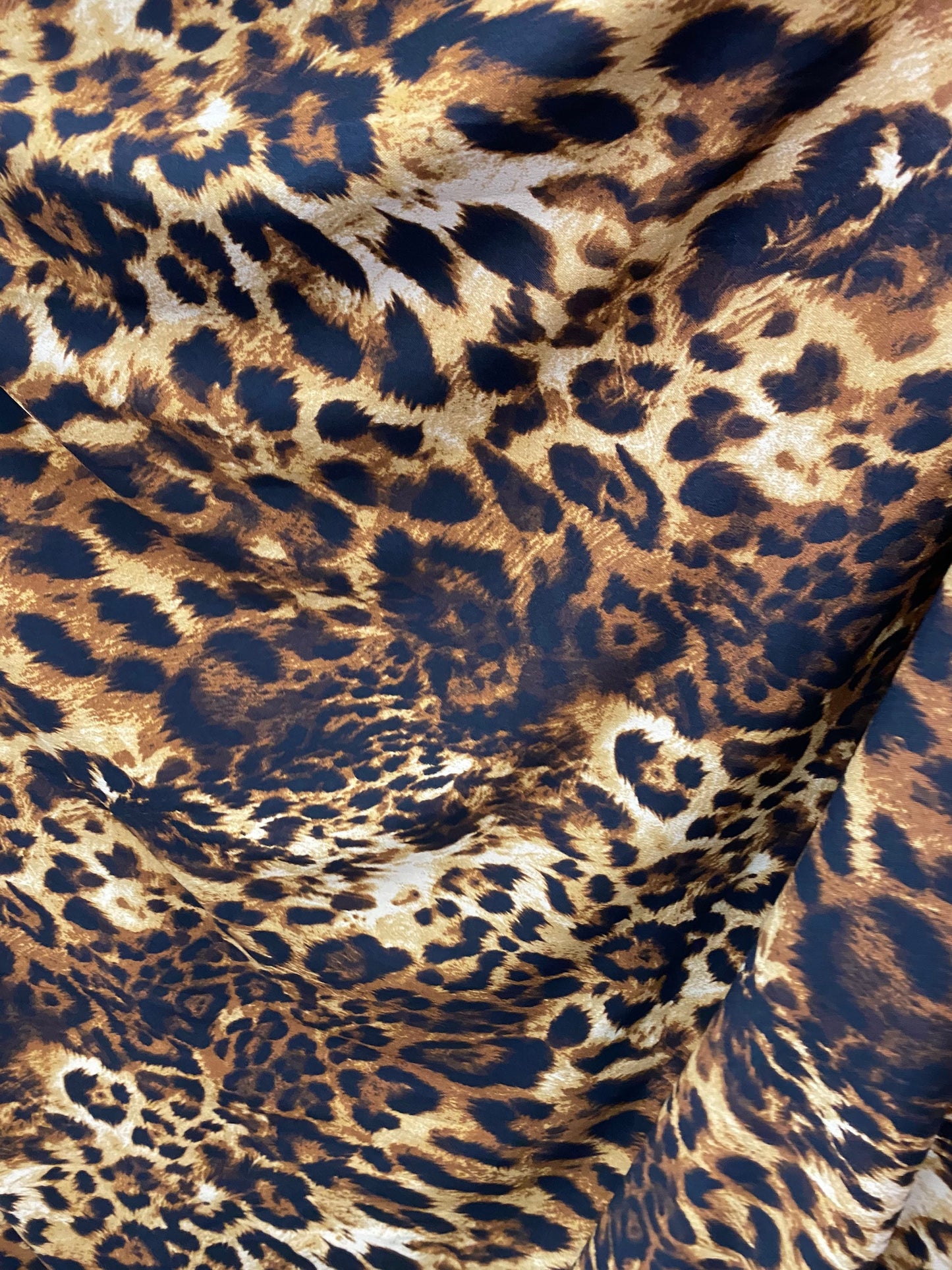 Exotic Leopard design print on great quality of poly spandex 4-way stretch 58/60” Sold by the YD. Ships Worldwide from Los Angeles californi
