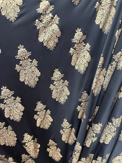 Damask design print on poly spandex medium weight 4-way stretch 58/60” Sold by the YD. Ships Worldwide from Los Angeles California USA.