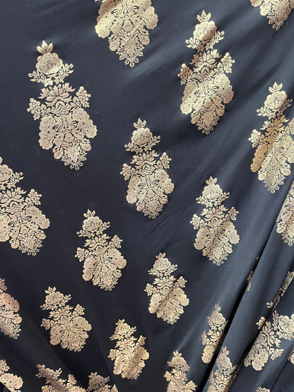 Damask design print on poly spandex medium weight 4-way stretch 58/60” Sold by the YD. Ships Worldwide from Los Angeles California USA.