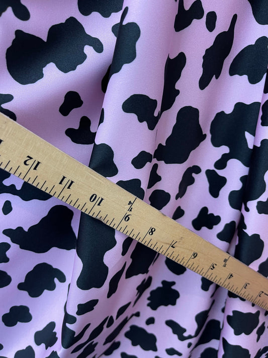 Exotic Cow design print on great quality of nylon spandex 4-way stretch 58/60” Sold by the YD. Ships Worldwide from Los Ángeles California