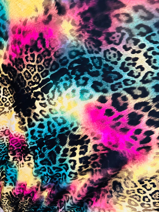 New Exotic animal print multicolor print on poly spandex 4-way stretch 58/60” Sold by the YD. Ships worldwide from Los Ángeles California US