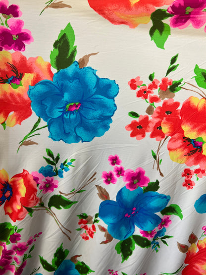 Flower design multicolor print on great quality of nylon spandex 4-way stretch 58/60” Sold by the YD. Ships Worldwide from Los Ángeles