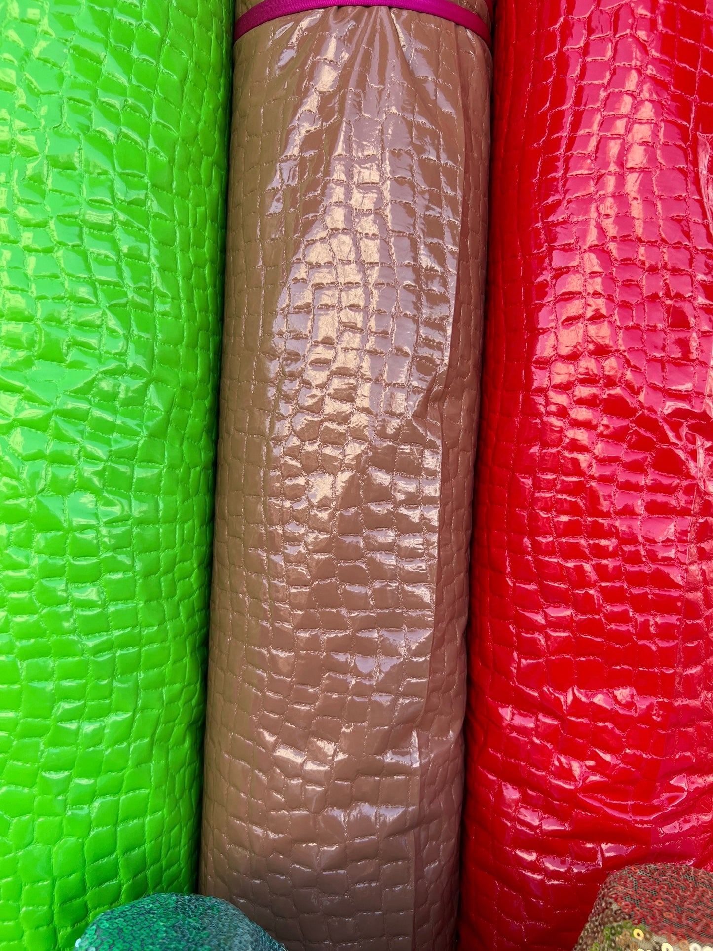 New crocodile stretch vinyl  shiny latex 4-way stretch 58/60” Sold by the YD. Ships worldwide from Los Ángeles California USA