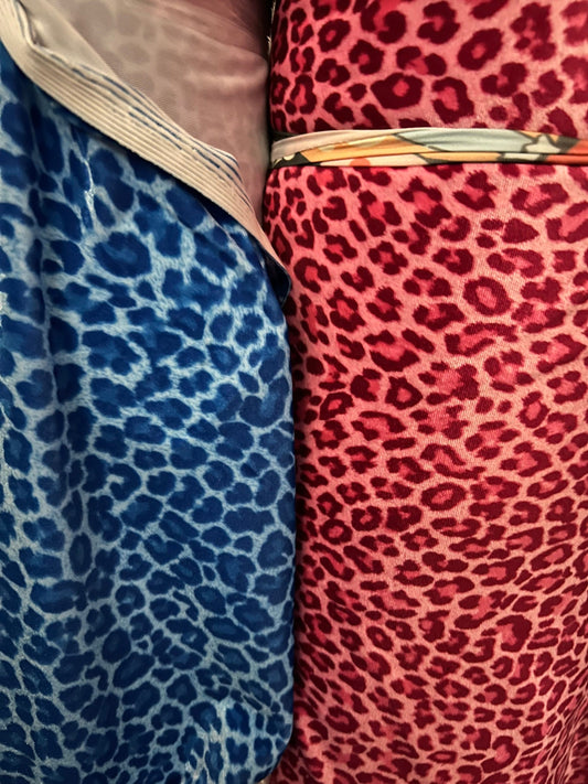 Exotic Cheetah design print on best quality of stretch velvet 4-way stretch 58/60” Sold by the YD. Ships Worldwide from Los Ángeles CA