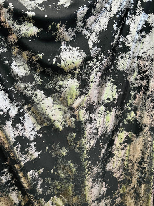 Splatter design metallic poly spandex black/silver 2-way stretch 58/60”