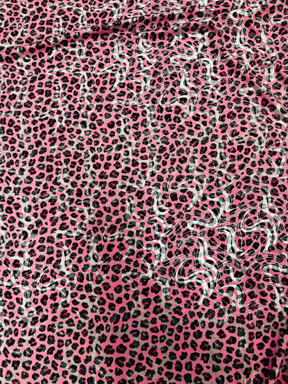 Cheetah design metallic nylon spandex 4-way stretch 58/60” Sold by the YD. Ships worldwide from Los Angeles California USA