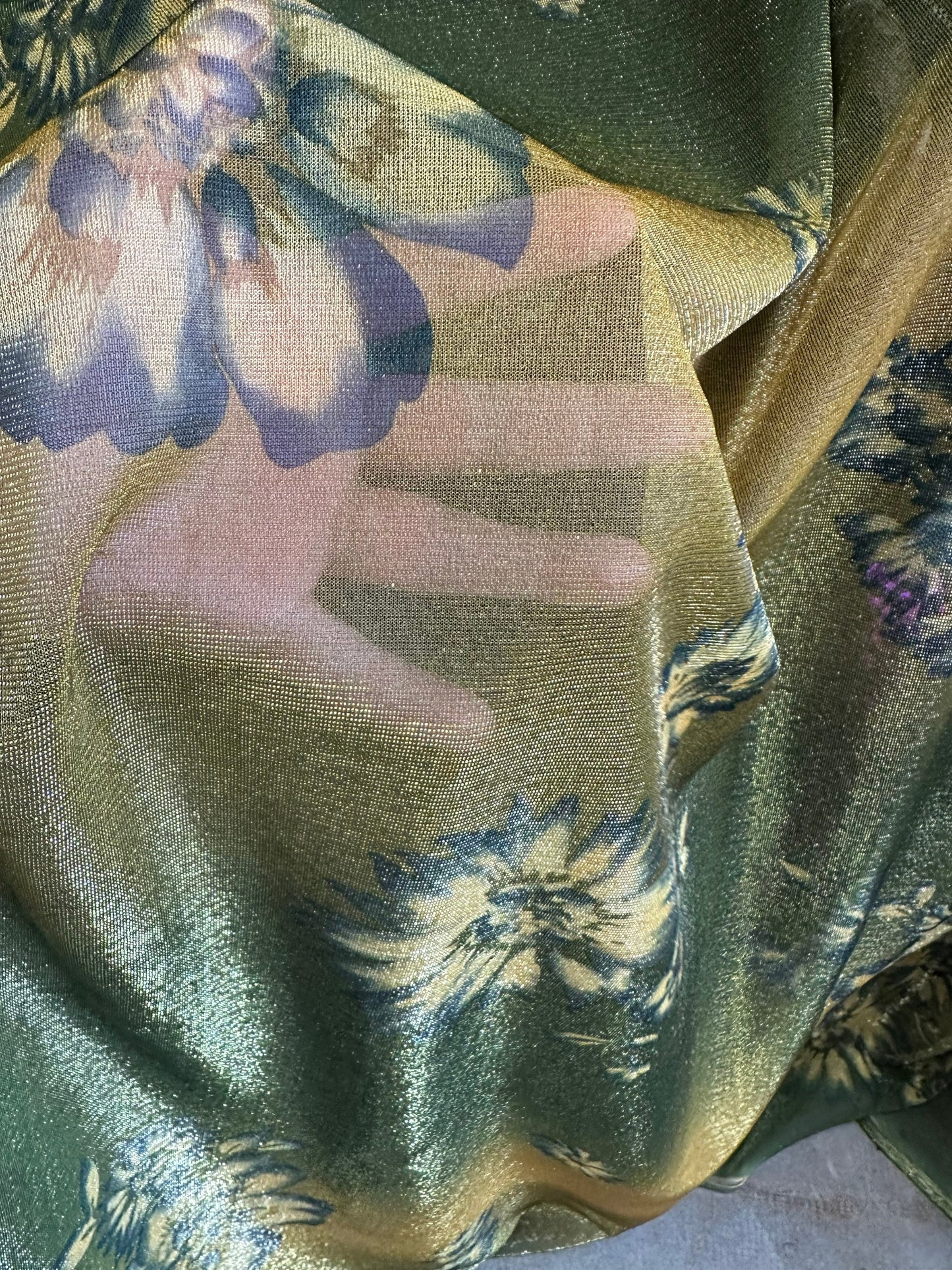 New Iridescent metallic mesh with flower design 2-way stretch 58/60”
