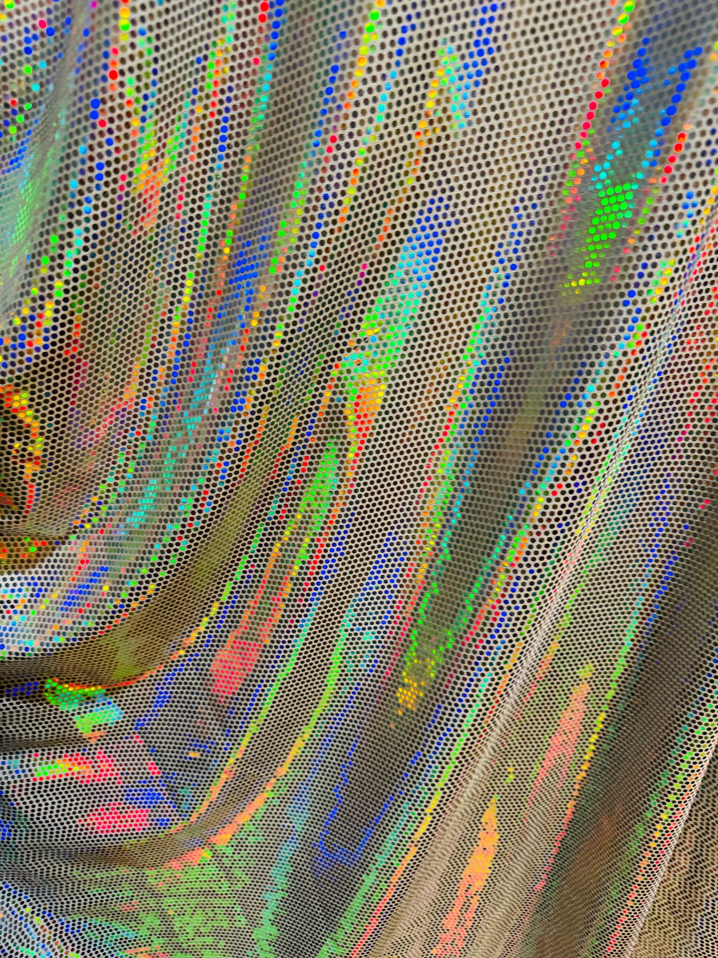 Spectrum disco sequins Iridescent silver on poly spandex 2-way stretch 58/60”
