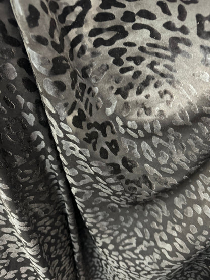Leopard design spandex burnout velvet 4-way stretch 58/60” High quality fabrics by AlexLAFabrics