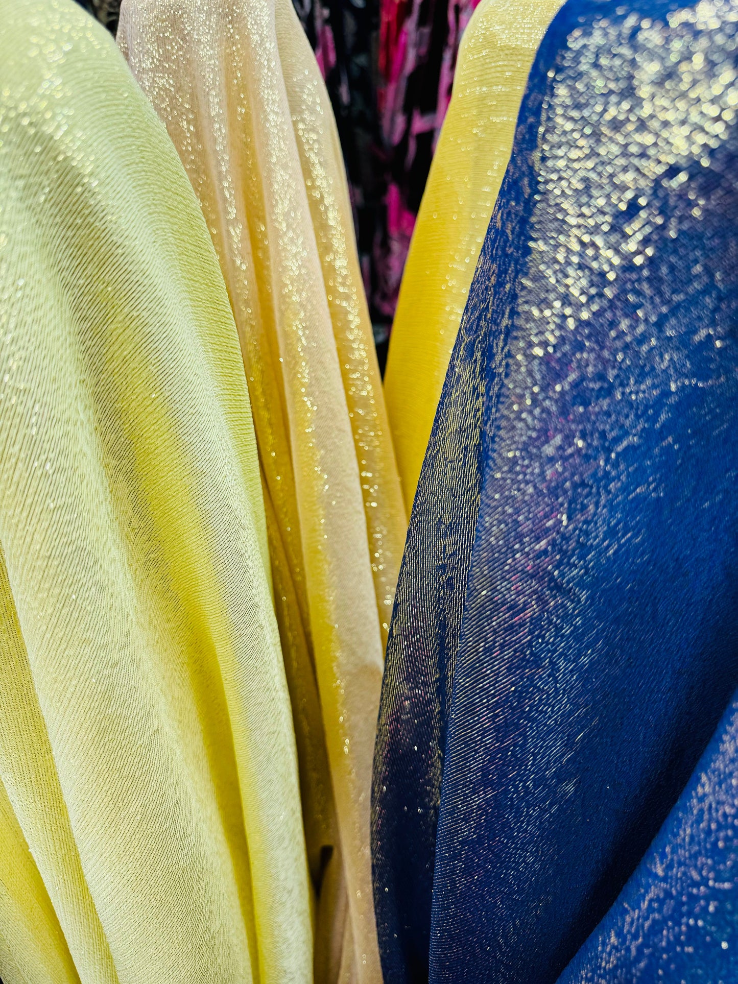 Silk metallic chiffon multi colors  2way Stretch 44/45" Sold by the YD. Ships worldwide from Los Ángeles California USA.