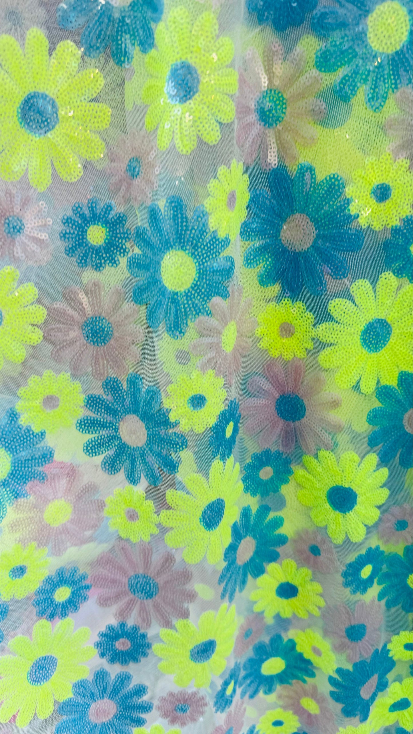 New Daisy flower design embroidered on spandex mesh 2-way 55/57”