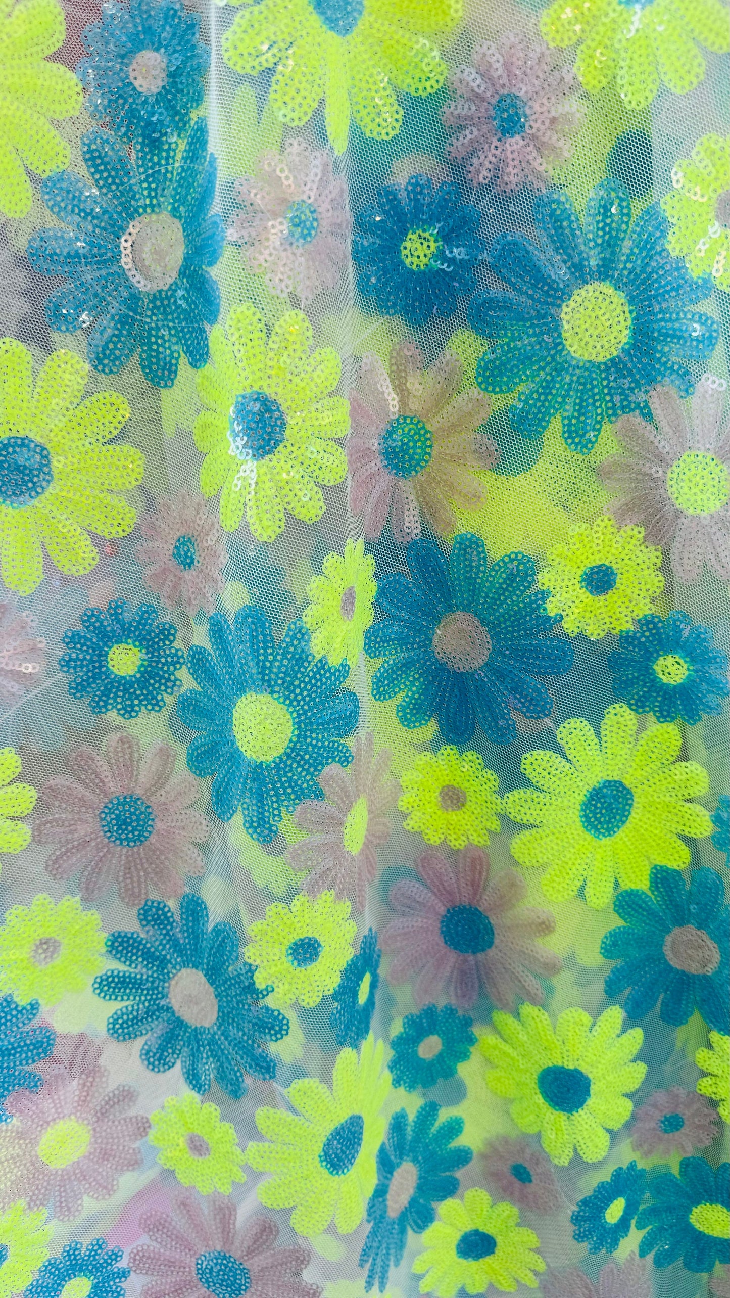New Daisy flower design embroidered on spandex mesh 2-way 55/57”