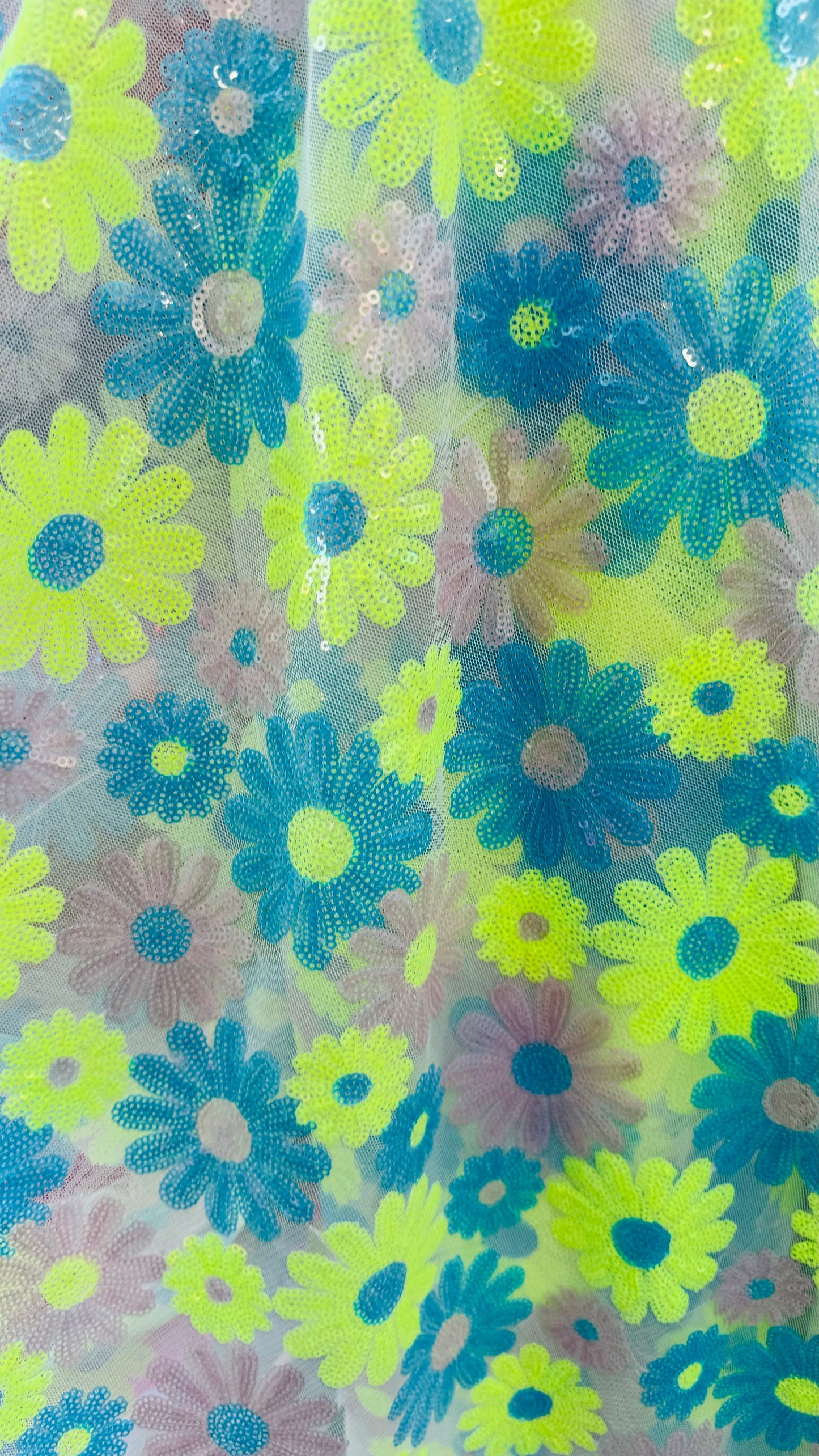 New Daisy flower design embroidered on spandex mesh 2-way 55/57”