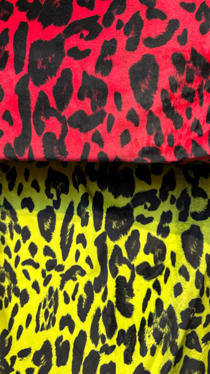 Leopard design print on good quality of stretch velvet 4way 58/60" Sold by the YD. Ships worldwide from Los Angeles California USA.