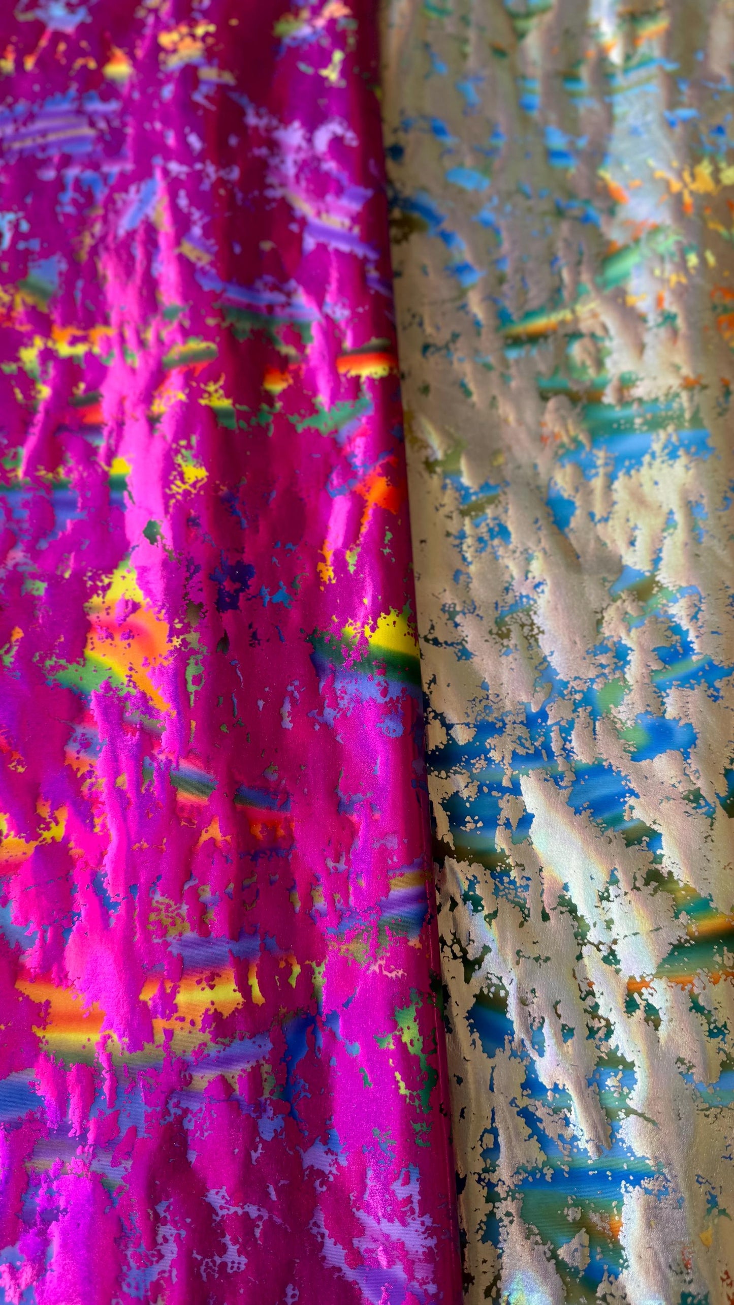 New splatter design metallic nylon spandex 4-way stretch 58/60” Sold by the YD. Ships worldwide from Los Angeles California USA.